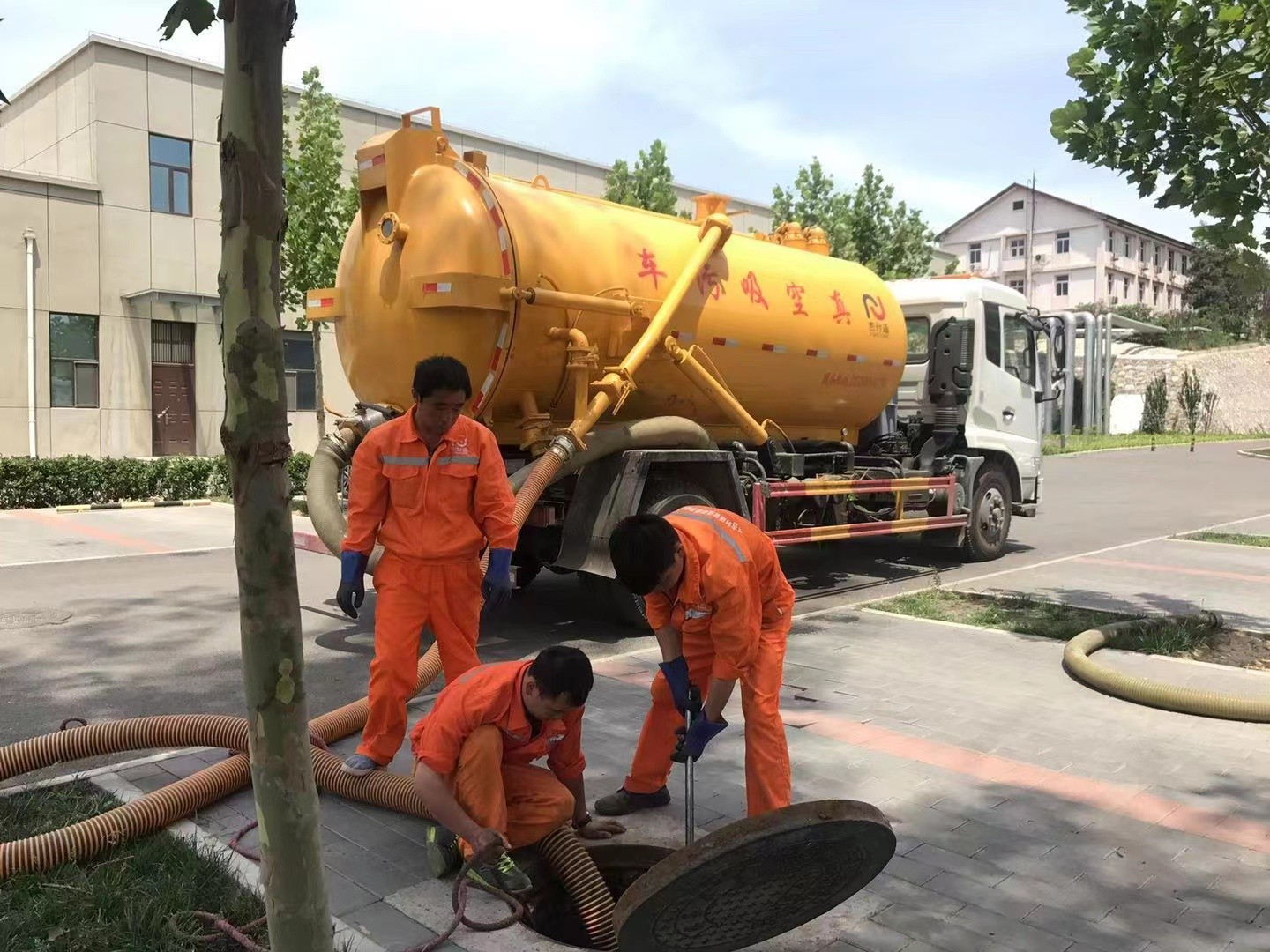 忻州化粪池清理与5-8吨吸粪车施工效率分析